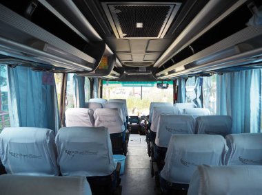 Tangerang, Endonezya - 29 Ağustos 2018: İç bir şehirlerarası otobüs.