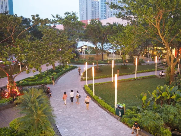 Yakarta Indonesia Agosto 2018 Algunas Personas Paseando Por Parque Tribeca — Foto de Stock