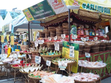 Tangerang, Endonezya - 31 Ağustos 2018: Bir gıda durak eski moda şekerler ve aperatifler Serpong mutfak Festivali'nde satış.
