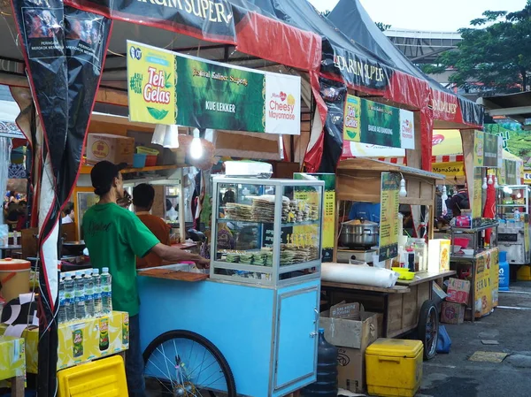 Tangerang Indonesien Augusti 2018 Street Matförsäljare Säljer Olika Indonesiska Mat — Stockfoto