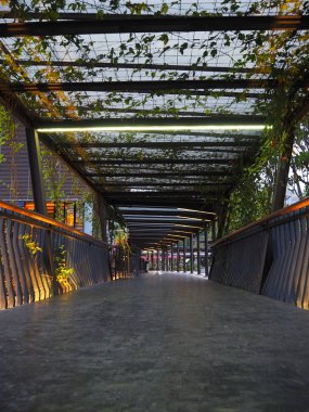 Tangerang, Endonezya - 5 Ekim 2018: Açık hava koridoru De Breeze, Sinarmas arazi.