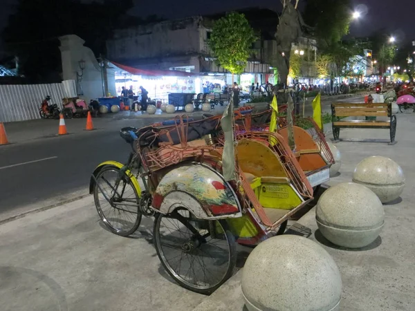 Yogyakarta Indonesia October 2018 Traditional Indonesian Vehicle Becak Waiting Passenger — 图库照片