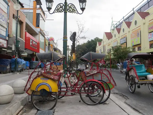 Yogyakarta Indonesia October 2018 Traditional Indonesian Vehicle Becak Waiting Passenger — 图库照片