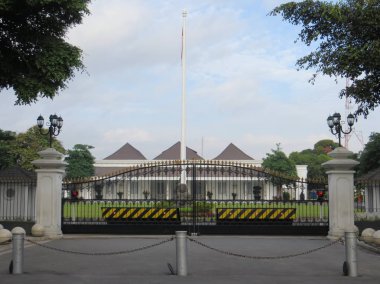 Yogyakarta, Endonezya - 31 Ekim 2018: Gedung Agung (büyük bina), Endonezya, Jalan Margo Mulyo üzerinde altı başkanlık sarayları biri.