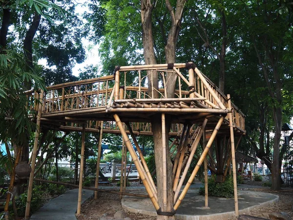 タンゲラン インドネシア 10月 2018 タマンバンブー 竹公園 の竹の歩哨ポスト — ストック写真