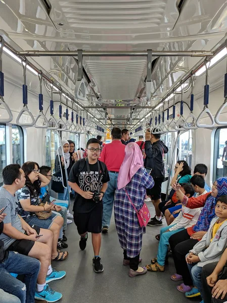 Jacarta Indonésia Março 2019 Passageiros Trem Mrt Jacarta Estação Mrt — Fotografia de Stock