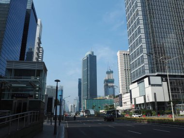 Jakarta, Endonezya - 17 Nisan 2019: Thamrin caddesinin şehir manzarası.