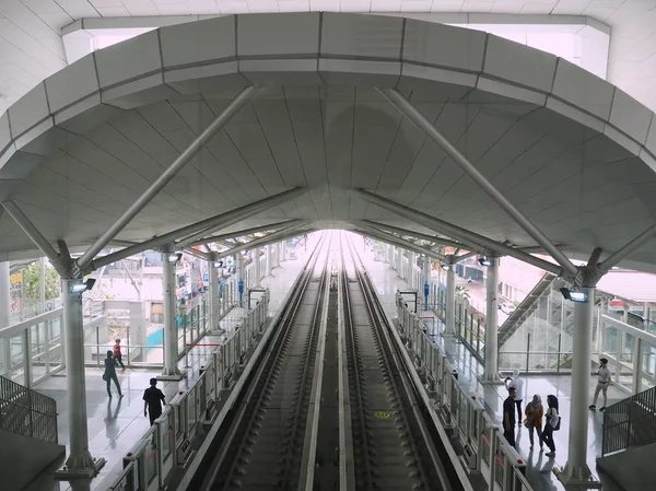 Jacarta Indonésia Junho 2019 Plataforma Estação Kelapa Gading Boulevard Utara — Fotografia de Stock