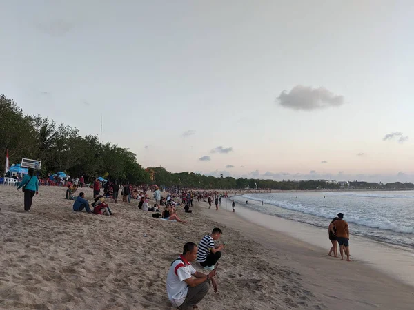 Badung Bali Indonezja Września 2019 Niektórzy Ludzie Uprawiają Działalność Plaży — Zdjęcie stockowe