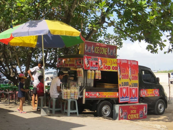 Denpasar Indonesië September 2019 Een Straatverkoper Die Ijs Verkoopt Mertasari — Stockfoto