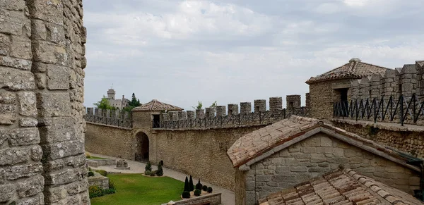 Antieke Middeleeuwse Muur Van Italiaanse Kasteel Historische Prachtige Site — Stockfoto