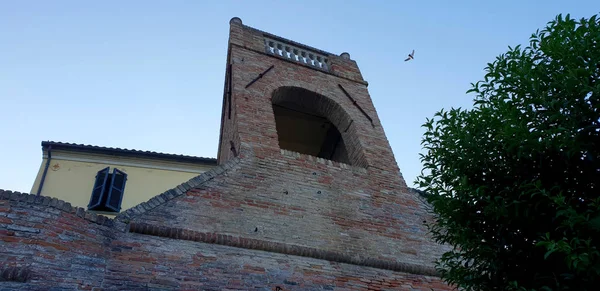 Antigua Muralla Medieval Del Castillo Italiano Sitio Histórico Maravilloso —  Fotos de Stock