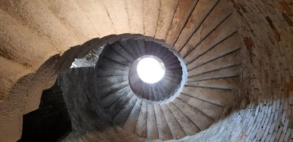 Fantastisk Gammel Vindeltrappe Italiensk Slottårn Stock-foto