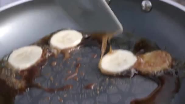 Caramelized Bananas Pan — Stock Video