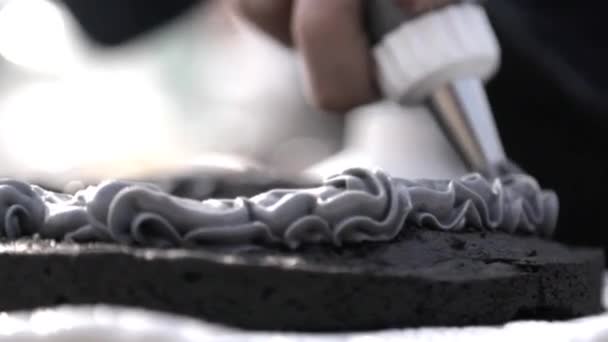 Pastelero Preparar Pastel Chocolate Increíble — Vídeos de Stock