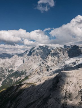 görkemli Dağları Passo Stelvio, İtalya'nın doğal görünümü 