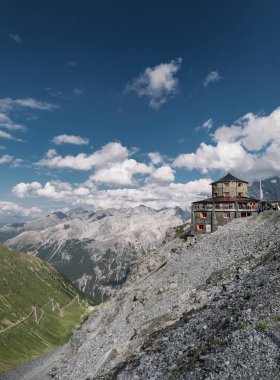 görkemli görünümü Otelin üst kısmında Dağı'nda Passo Stelvio, İtalya