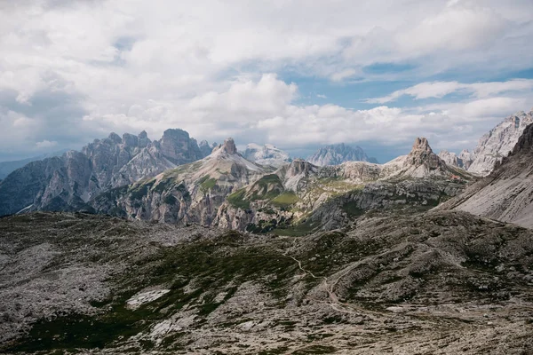Scenic View Beautiful Mountains Dramatic Sky Tre Cime Lavaredo Italy — Stock Photo, Image