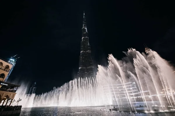 Vista Noturna Dubai World Trade Center Fonte Dubai Emirados Árabes — Fotografia de Stock