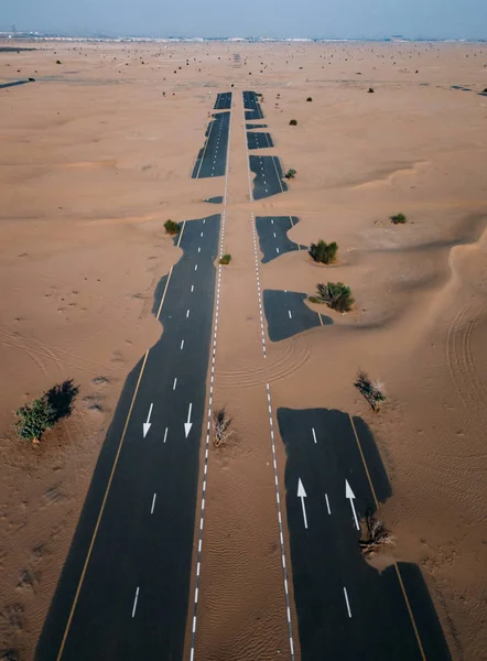 Vista Elevata Vecchia Strada Vuota Nel Deserto Coperta Sabbia Dubai — Foto Stock