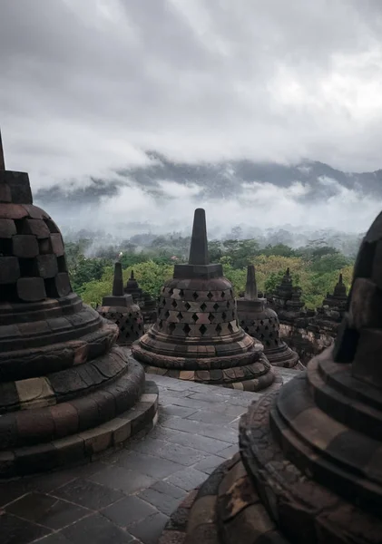 Stupas Borobudur Temple Och Molnigt Regnigt Väder — Stockfoto