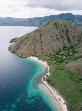 Pembe Plaj manzarası, Komodo Ulusal Parkı, Endonezya