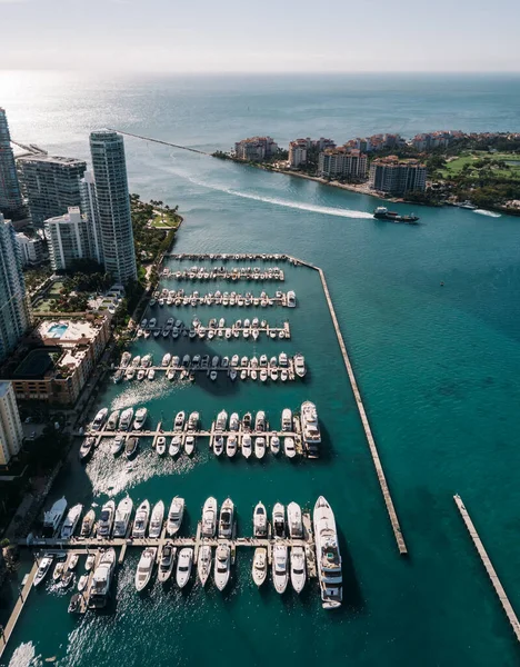 Vista aérea de iates em Miami Beach Imagens De Bancos De Imagens Sem Royalties