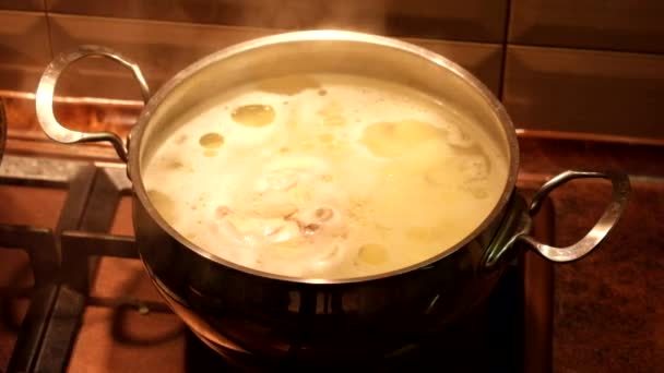 Caldo Pollo Cocina Una Cacerola Estufa — Vídeos de Stock