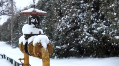 Şiddetli kar yağışı eski kelebek gaz vanası