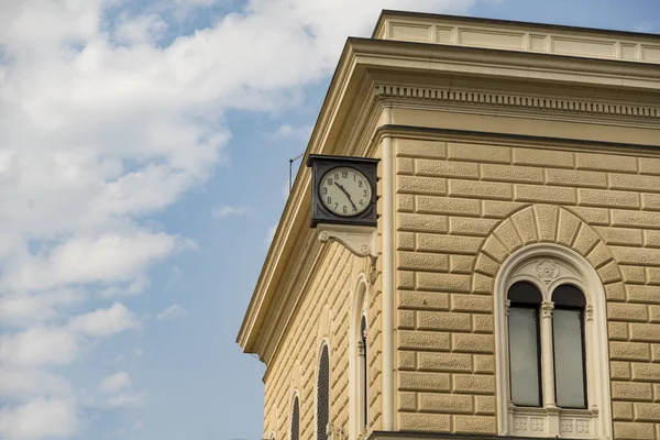 Famosu Klocka Bologna Centrale Järnvägsstation Stationen Drabbades Terrorattack 2Nd Augusti — Stockfoto