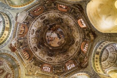 Mozaik içinde ünlü Basilica di San Vitale, erken Christian Bizans en önemli örneklerinden biri Batı Avrupa'da, Ravenna, Emilia-Romagna, İtalya bölgesinin sanat