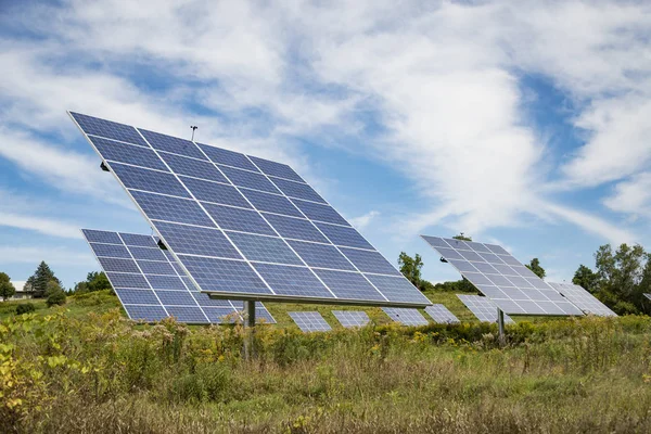 Painel Solar Fundo Céu Campo Aberto Nos Estados Unidos — Fotografia de Stock
