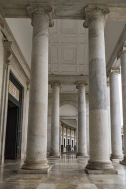 Piazza del Plebiscito görünümü ile atlı heykeli, Naples, İtalya