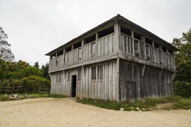 Plimoth çiftliğindeki eski binalar, MA. Amerika 'daki ilk göçmen yerleşim yeriydi..