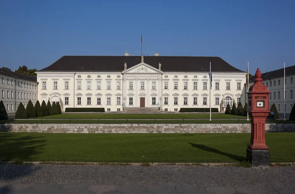 Historiska Byggnader Den Unter Den Linden Berlin — Stockfoto