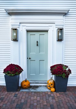 Newburyporth MA, ABD 'de tipik bir New England yerleşim evine giriş