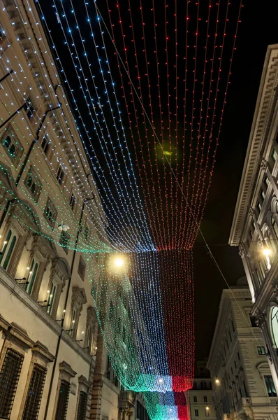 Condotti Durante Férias Natal Com Bandeira Italiana Como Luzes Decorações — Fotografia de Stock