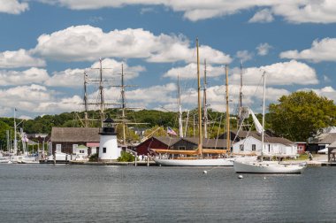 Tekneler ve evler, Connecticut Mystic Seaport görünümünü