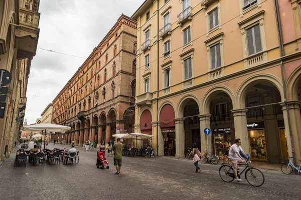 A rua da Via Dell 'Indipendenza, Bolonha Itália — Fotografia de Stock