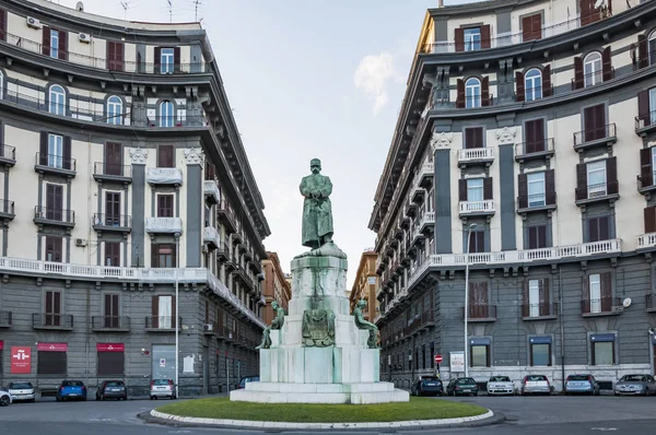 Monumento do Rei Umberto I, que governou a Itália de 1878 a 1900. Nápoles, Itália . — Fotografia de Stock