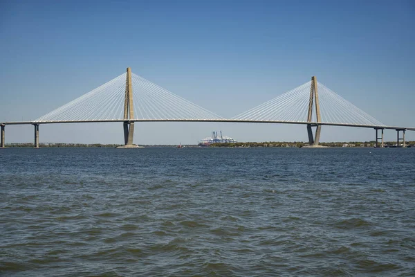 Ravenel Köprüsü, su Charleston, Sc görüldüğü gibi