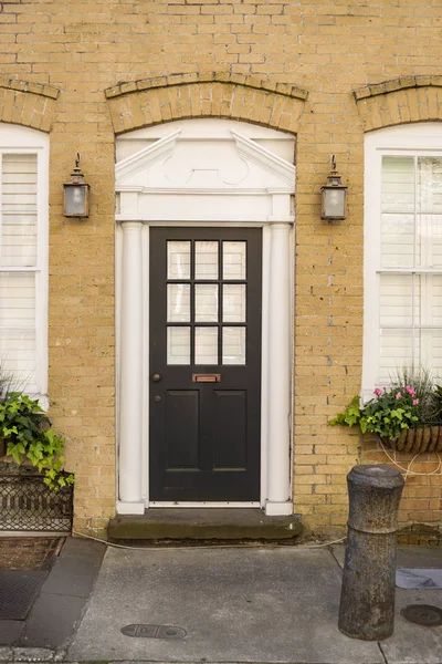 Front view of ancient house in Charleston city — Stock Photo, Image