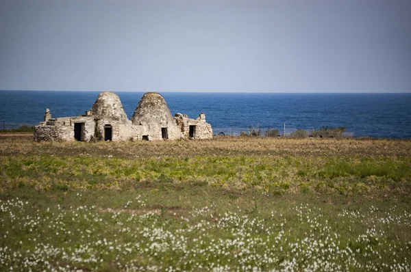 Le antiche rovine di Trulli, Puglia Italia — Foto Stock