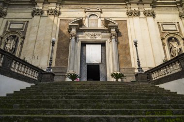 Napoli Santa Maria Donnaregina Vecchia Cephesi