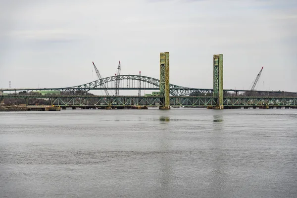 Memorial Bridge entre Portsmouth, New Hampshire, Estados Unidos —  Fotos de Stock