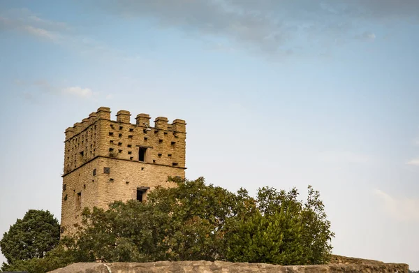 Festung auf dem Felsen in Roccascalegna. Region Abruzzen, Italien — Stockfoto