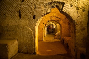 Napoli yeraltında San Lorenzo Maggiore, Napoli, İtalya 'nın arkeolojik kazılarında..