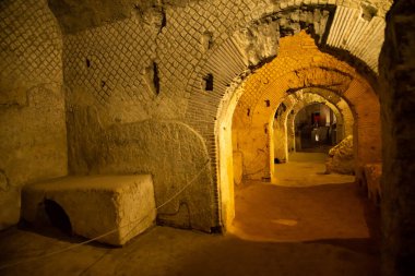Napoli yeraltında San Lorenzo Maggiore, Napoli, İtalya 'nın arkeolojik kazılarında..
