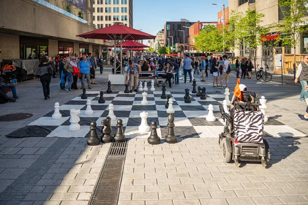 Montreal Canada Maggio 2017 Scacchi Giganti Ambientato All Aperto Circondato — Foto Stock