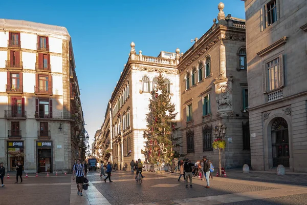 Barcelona Spain December 2018 People Walk Front Generalitat Palace Catalonia — Stock Photo, Image